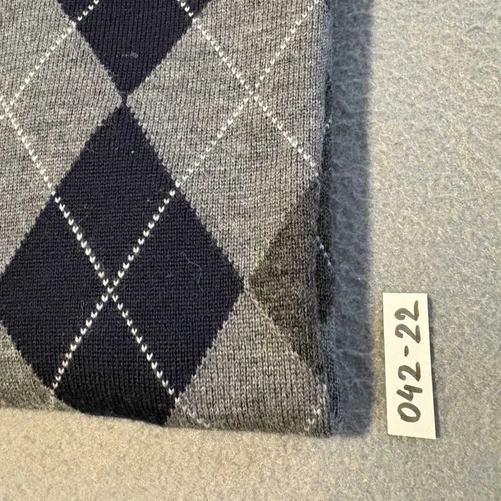 Banana Republic V-Neck Sweater Mens Medium Blue Argyle Extra Fine Merino Wool